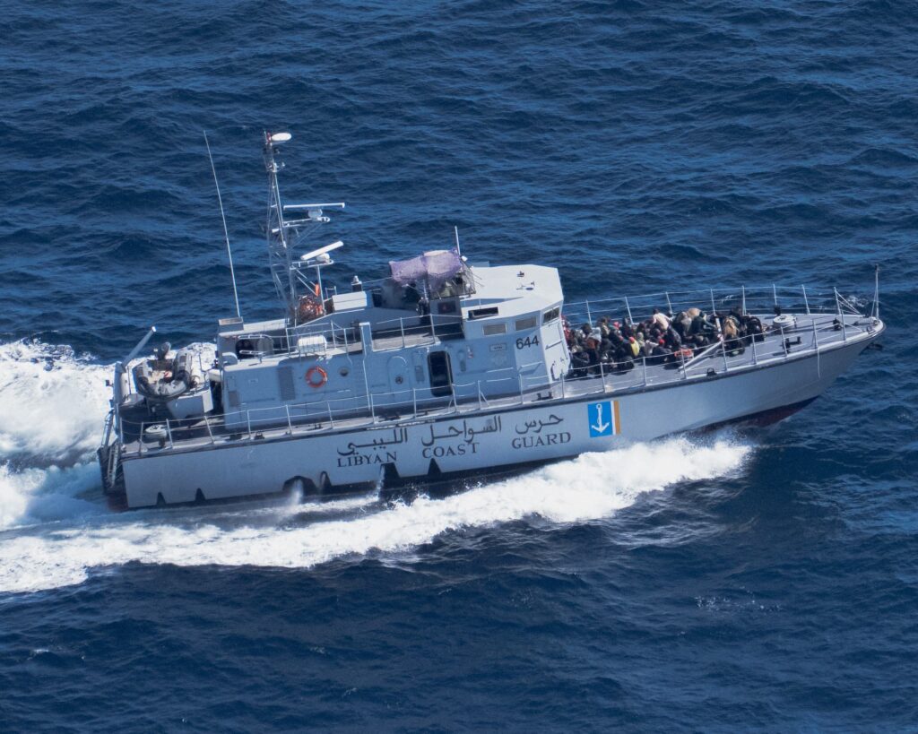 Mit Hilfe von Italien und der EU verschleppt die sogenannte libysche Küstenwache Menschen immer wieder zurück nach Libyen. Foto: Tom Lyon